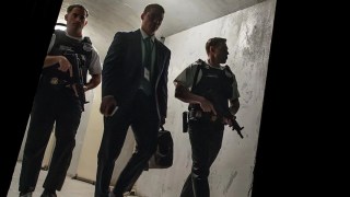 ‘A House of Dynamite’ Review: Kathryn Bigelow’s Riveting Thriller Is a Nuclear Nightmare