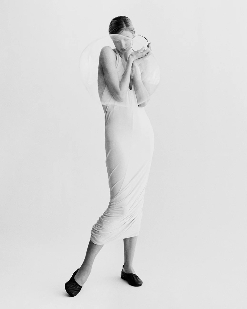 Elizabeth Debicki, photo by Bjorn Iooss