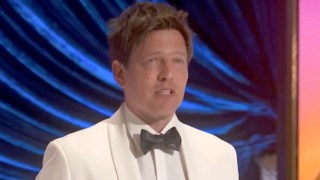 ‘Another Round’ Director Thomas Vinterberg Dedicates Oscar to Daughter Killed Days Into Production (Video)